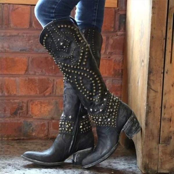 Stiefel Mit Dickem Absatz Und Metalldübeldetail