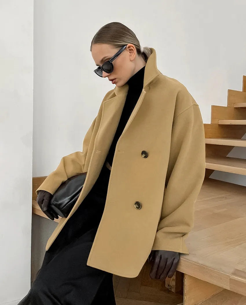 Jacke Mit Klassischem Kragen Und Knopfdetail İm Stilvollen Design