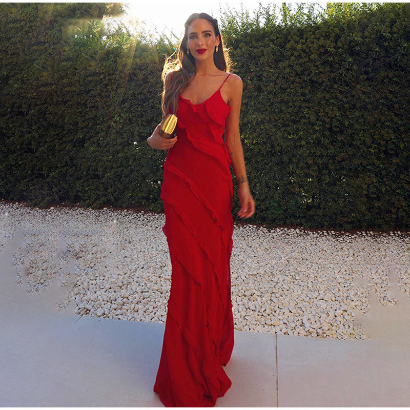Gefüttertes Chiffonkleid Mit Seilträgern Und Rüschendetail