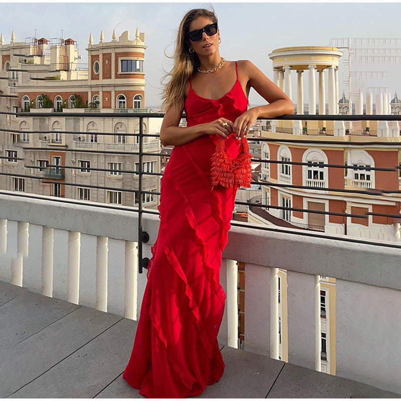 Gefüttertes Chiffonkleid Mit Seilträgern Und Rüschendetail
