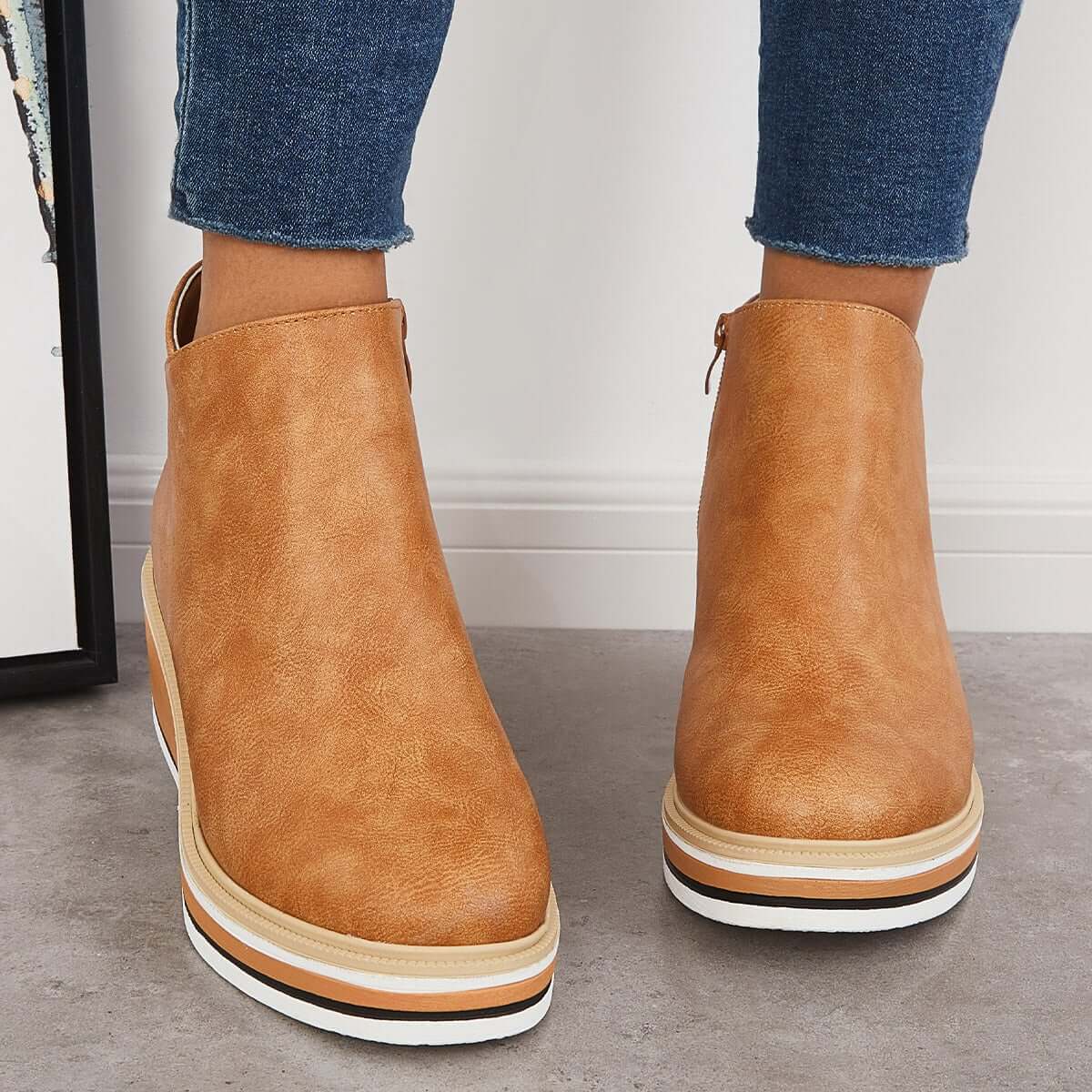 Stiefel Mit Reißverschluss İm Eleganten Design