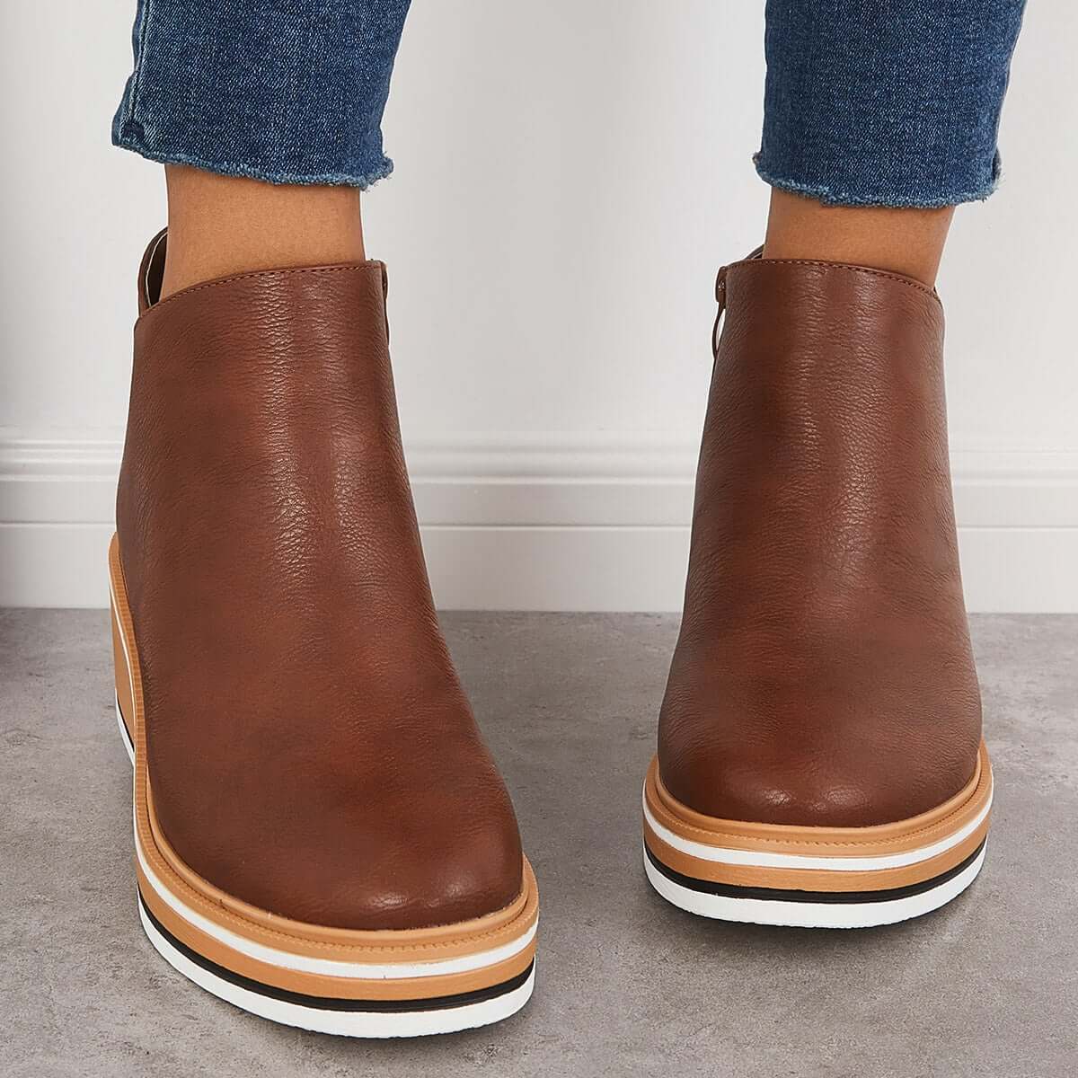 Stiefel Mit Reißverschluss İm Eleganten Design