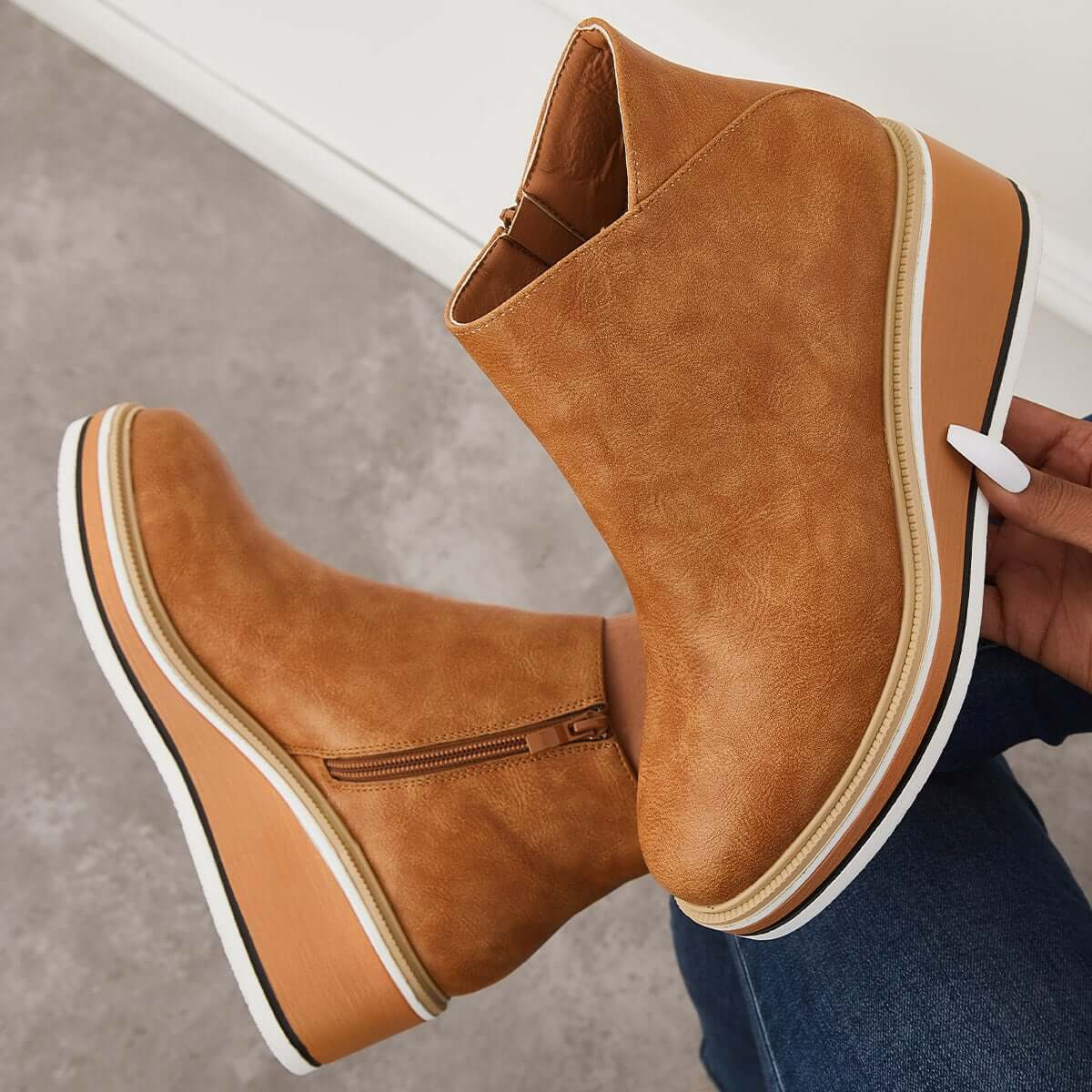 Stiefel Mit Reißverschluss İm Eleganten Design