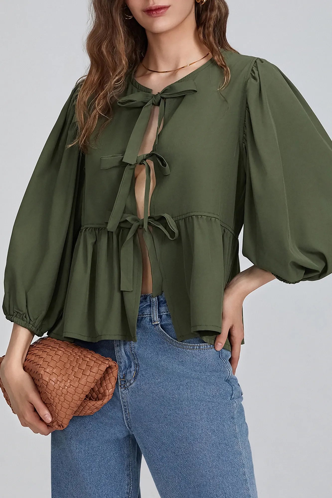 Kurze Bluse Mit Schleifendetail Und Rüschen