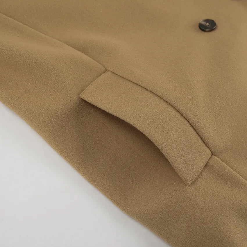 Jacke Mit Klassischem Kragen Und Knopfdetail İm Stilvollen Design
