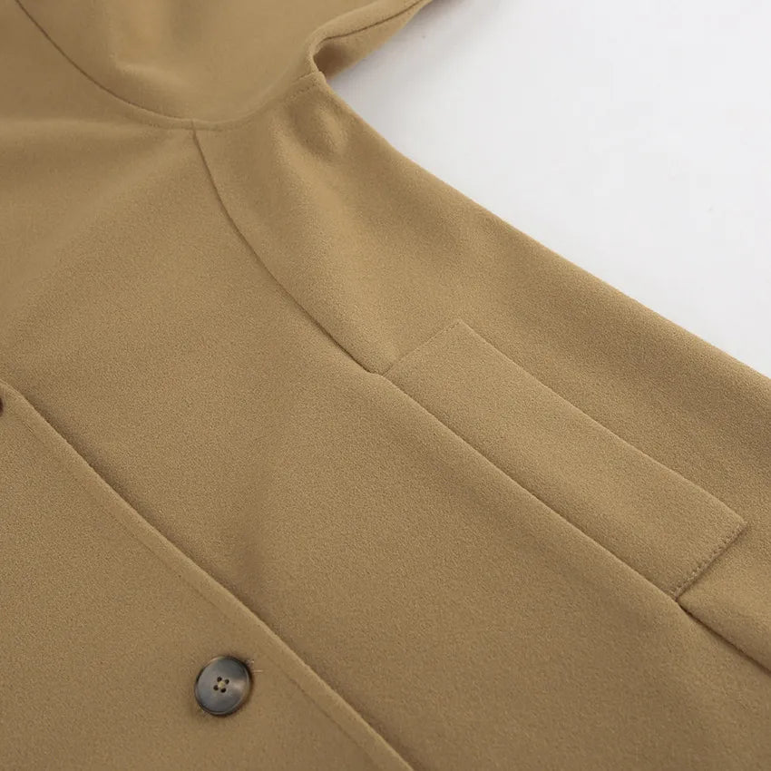 Jacke Mit Klassischem Kragen Und Knopfdetail İm Stilvollen Design