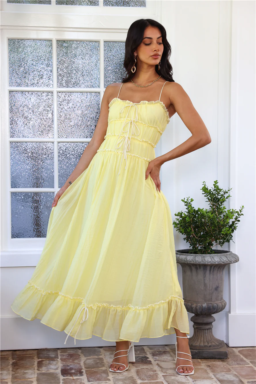 Fließendes Maxikleid Für Den Sommer Mit Seilträgern