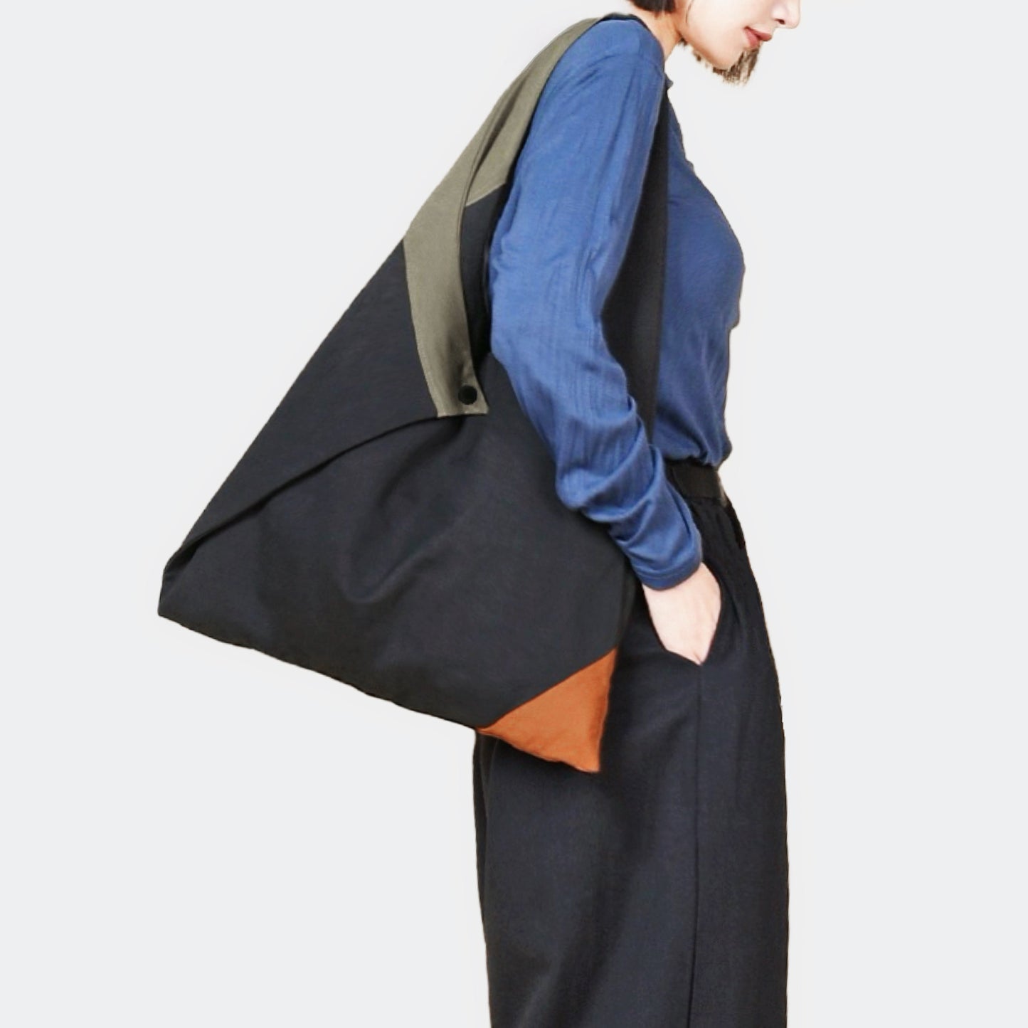 Dreieckige Tasche İm Stilvollen Design