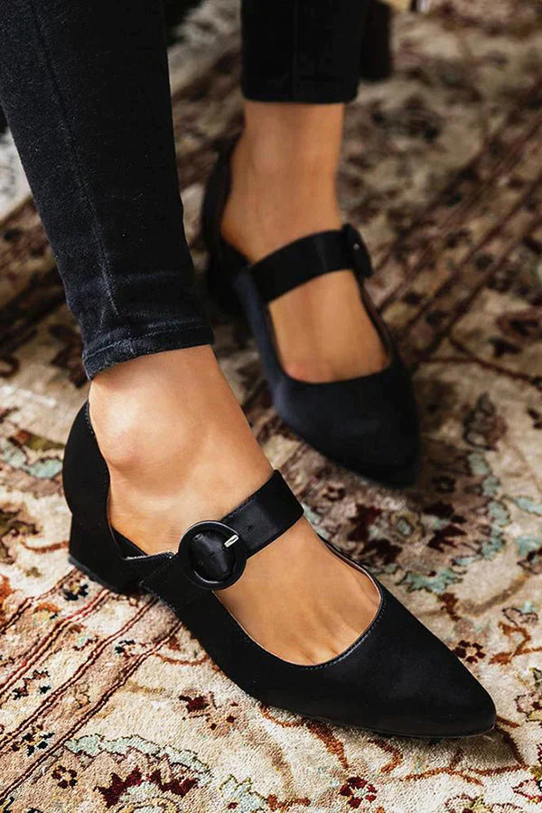 Stilvolle Sandalen Mit Knöchelriemen