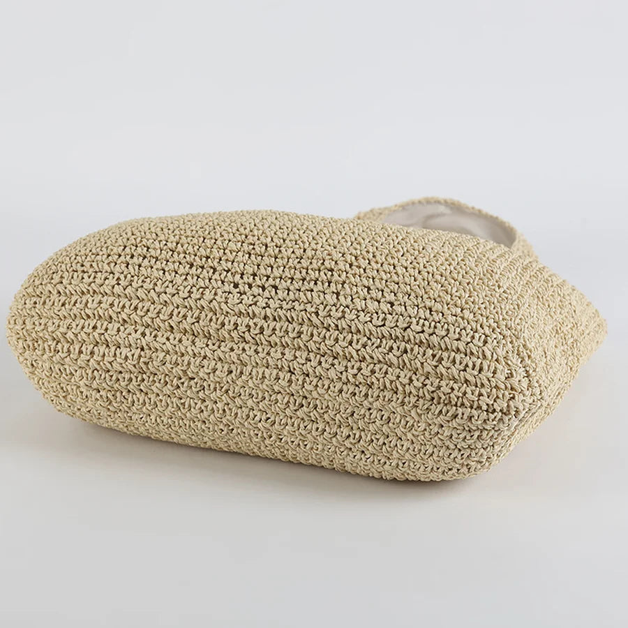 Stylische Strohtasche Mit Strickdetails