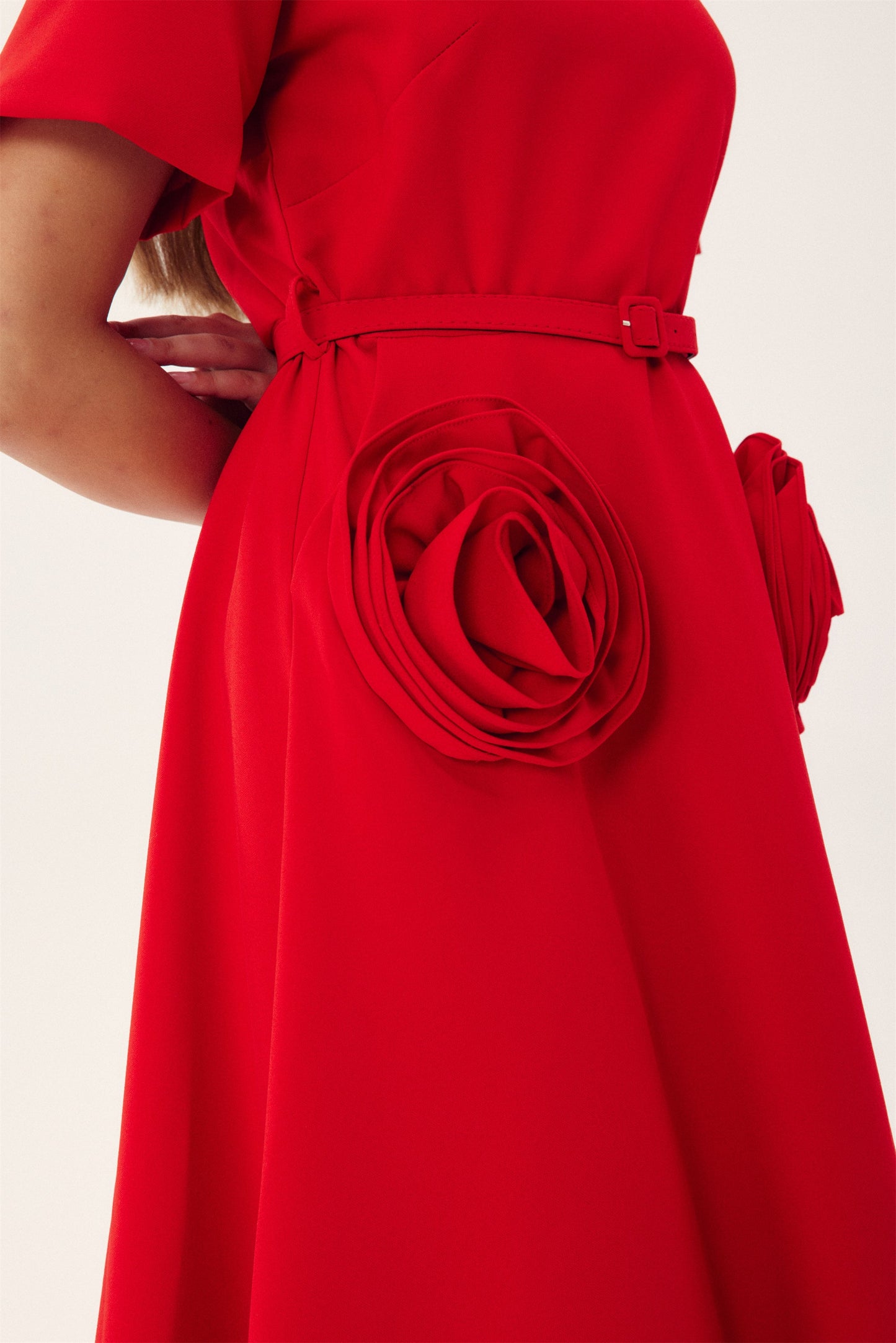 Midikleid Mit V-Ausschnitt Und Blumenmuster