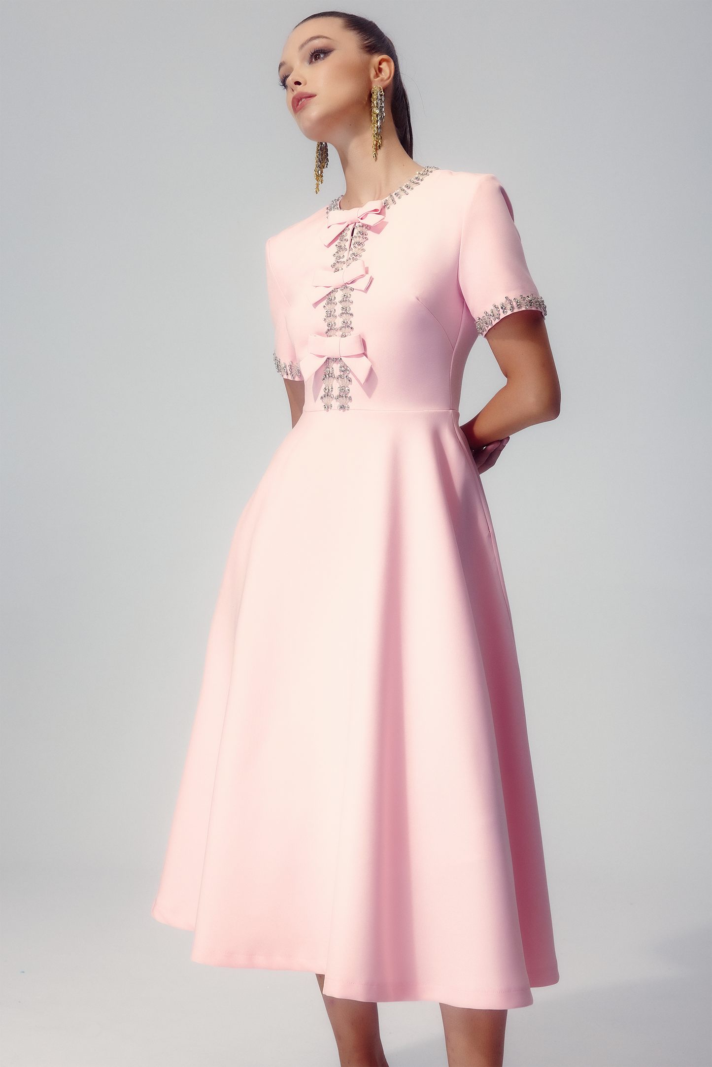 Midikleid Mit Schleife Und Kristalldetail