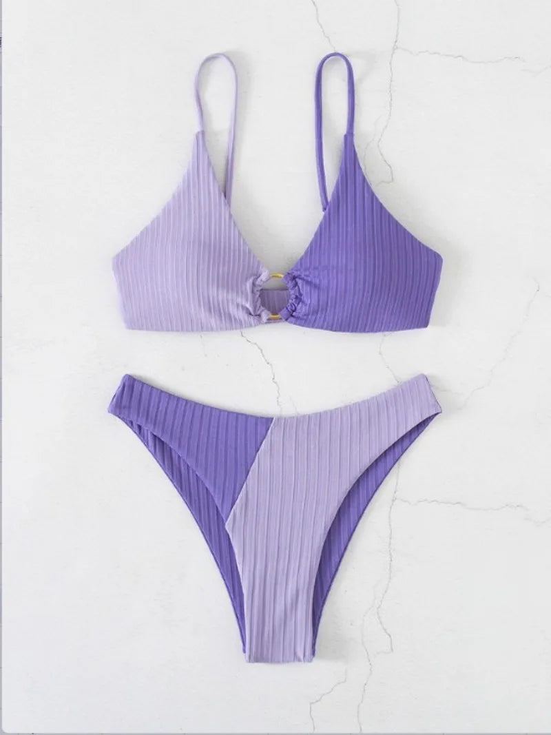 Bikini Mit Hoher Taille Und Stylischem Design