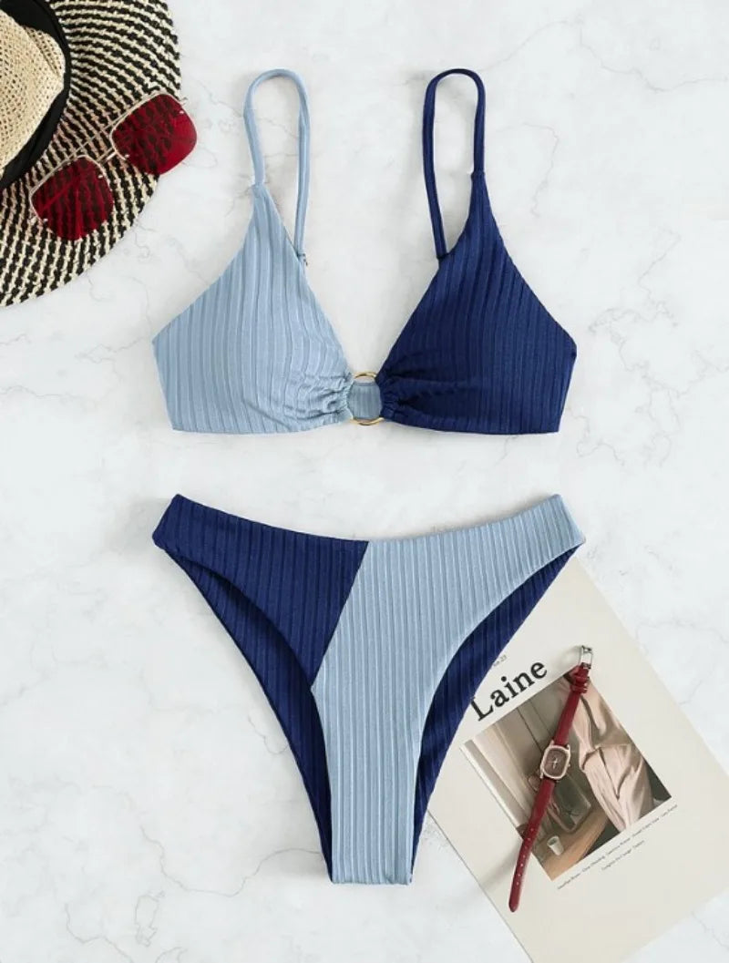 Bikini Mit Hoher Taille Und Stylischem Design