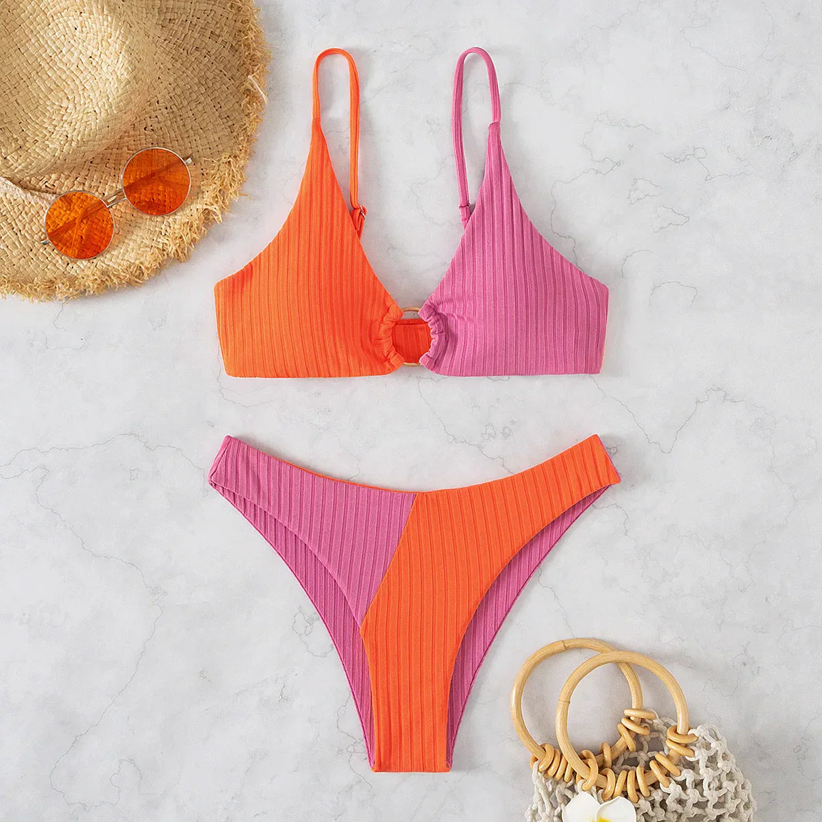 Bikini Mit Hoher Taille Und Stylischem Design