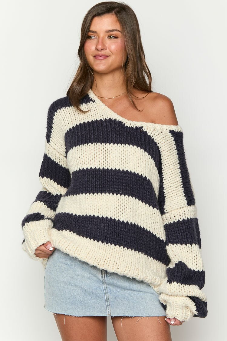 Edler Strickpullover Mit Streifenmuster