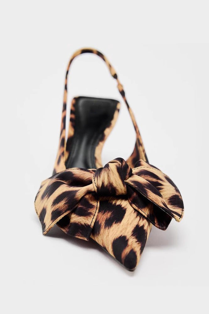 High Heels Mit Spitzer Zehenpartie Und Leopardenmuster