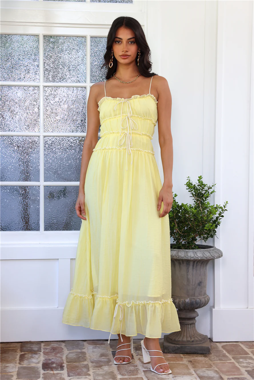 Fließendes Maxikleid Für Den Sommer Mit Seilträgern