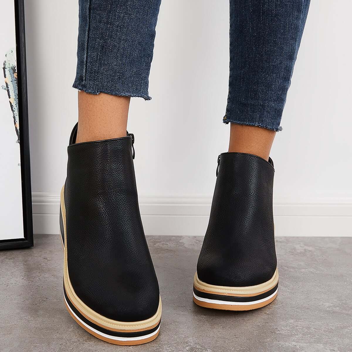 Stiefel Mit Reißverschluss İm Eleganten Design