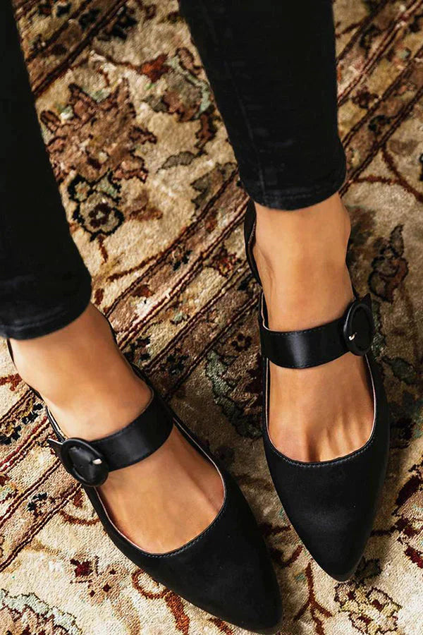 Stilvolle Sandalen Mit Knöchelriemen