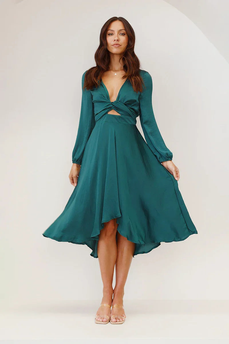 Elegantes Midikleid Mit Krawattendesign