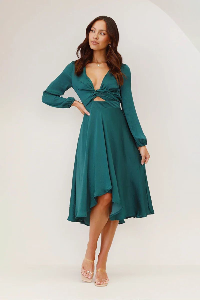 Elegantes Midikleid Mit Krawattendesign