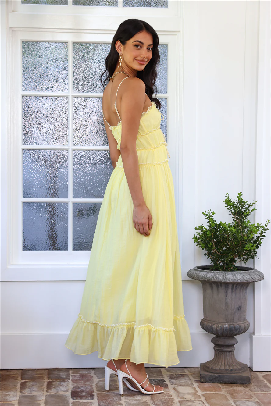 Fließendes Maxikleid Für Den Sommer Mit Seilträgern