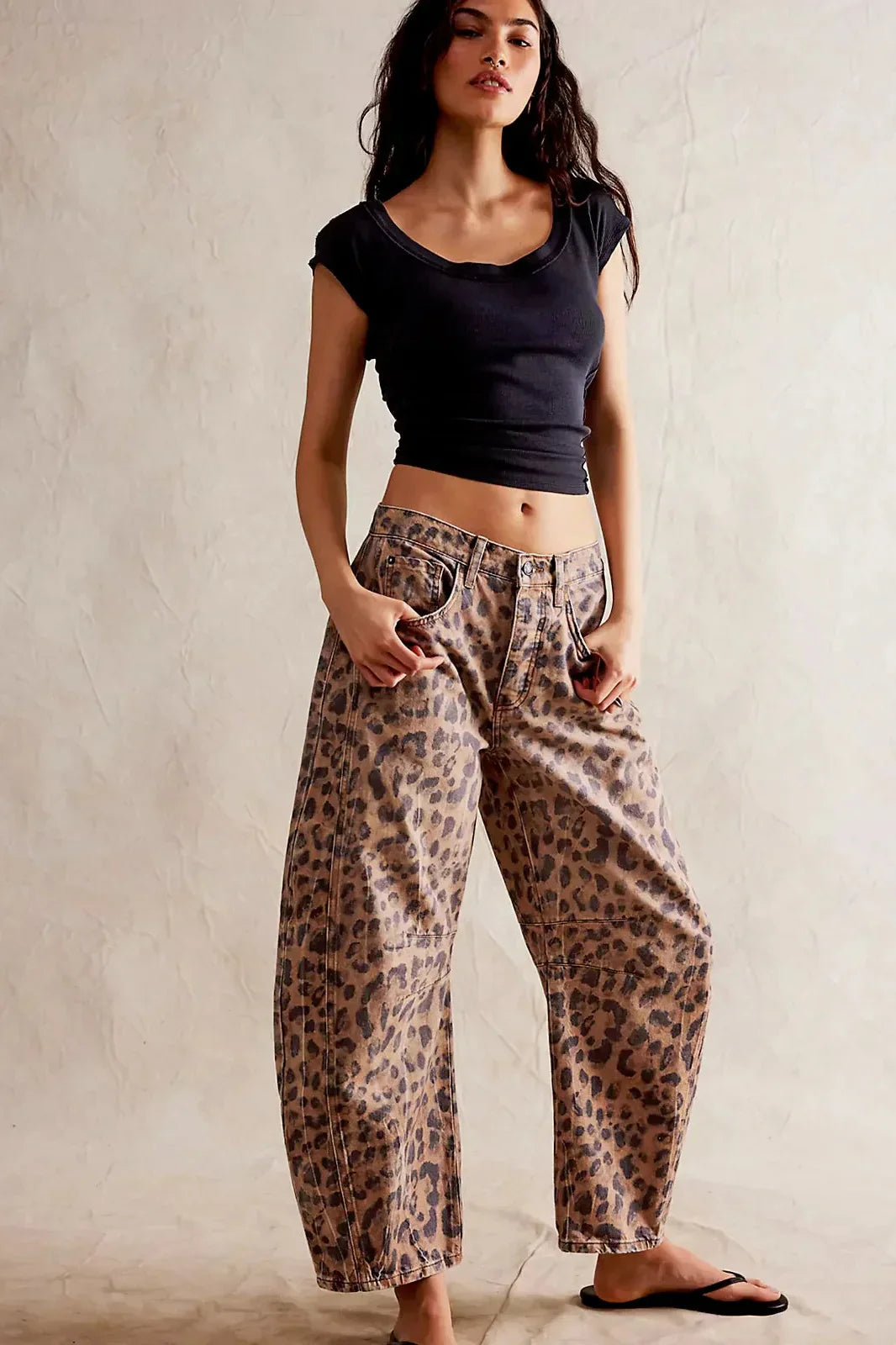 Jeans Mit Leopardenmuster Und Barrel-Cut