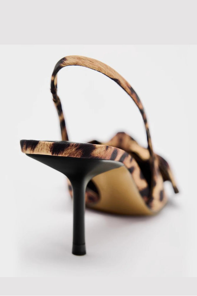 High Heels Mit Spitzer Zehenpartie Und Leopardenmuster