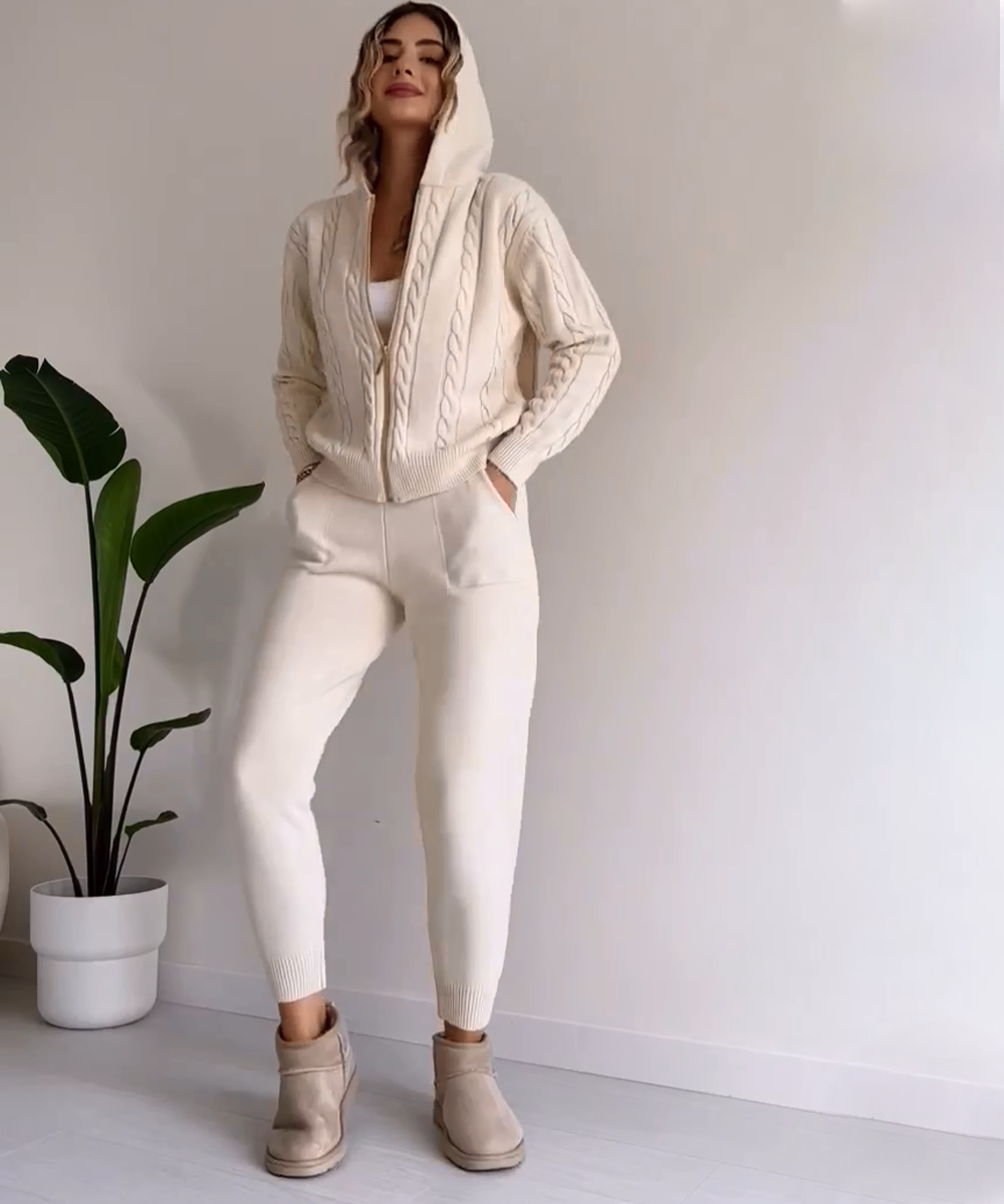 Zweiteiliger Anzug – Gestrickte Kapuzenjacke Und Hose