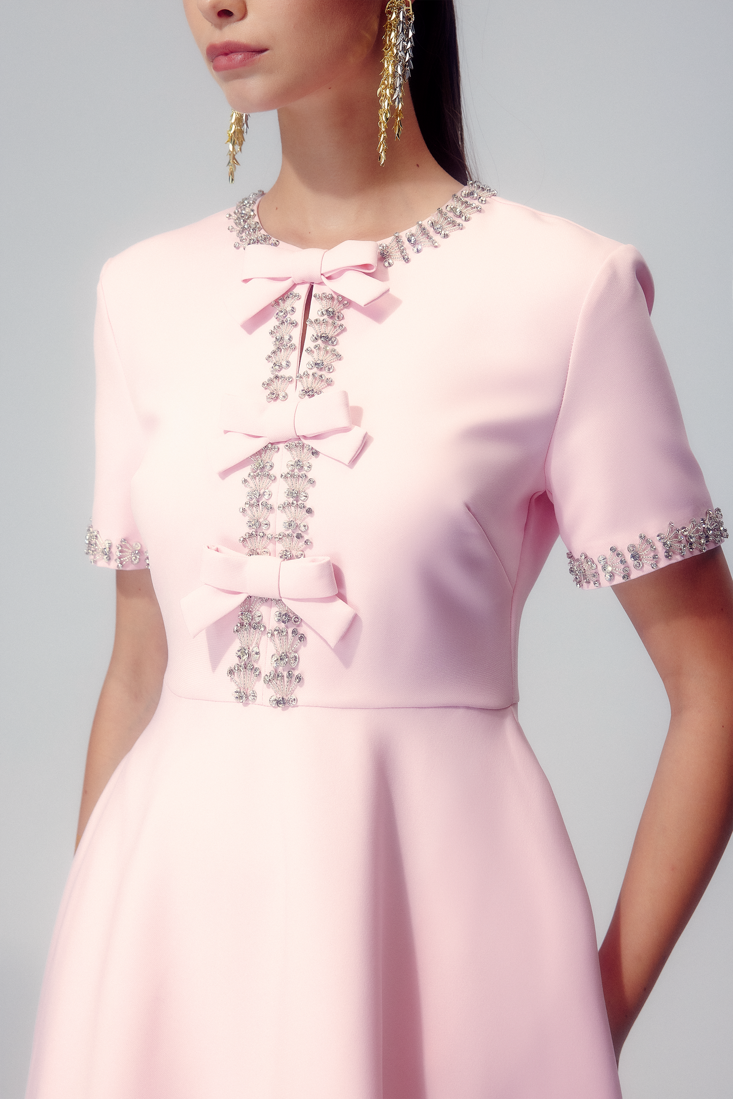 Midikleid Mit Schleife Und Kristalldetail