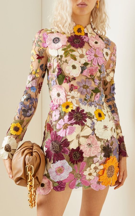 Kleid Mit Blumenstickerei