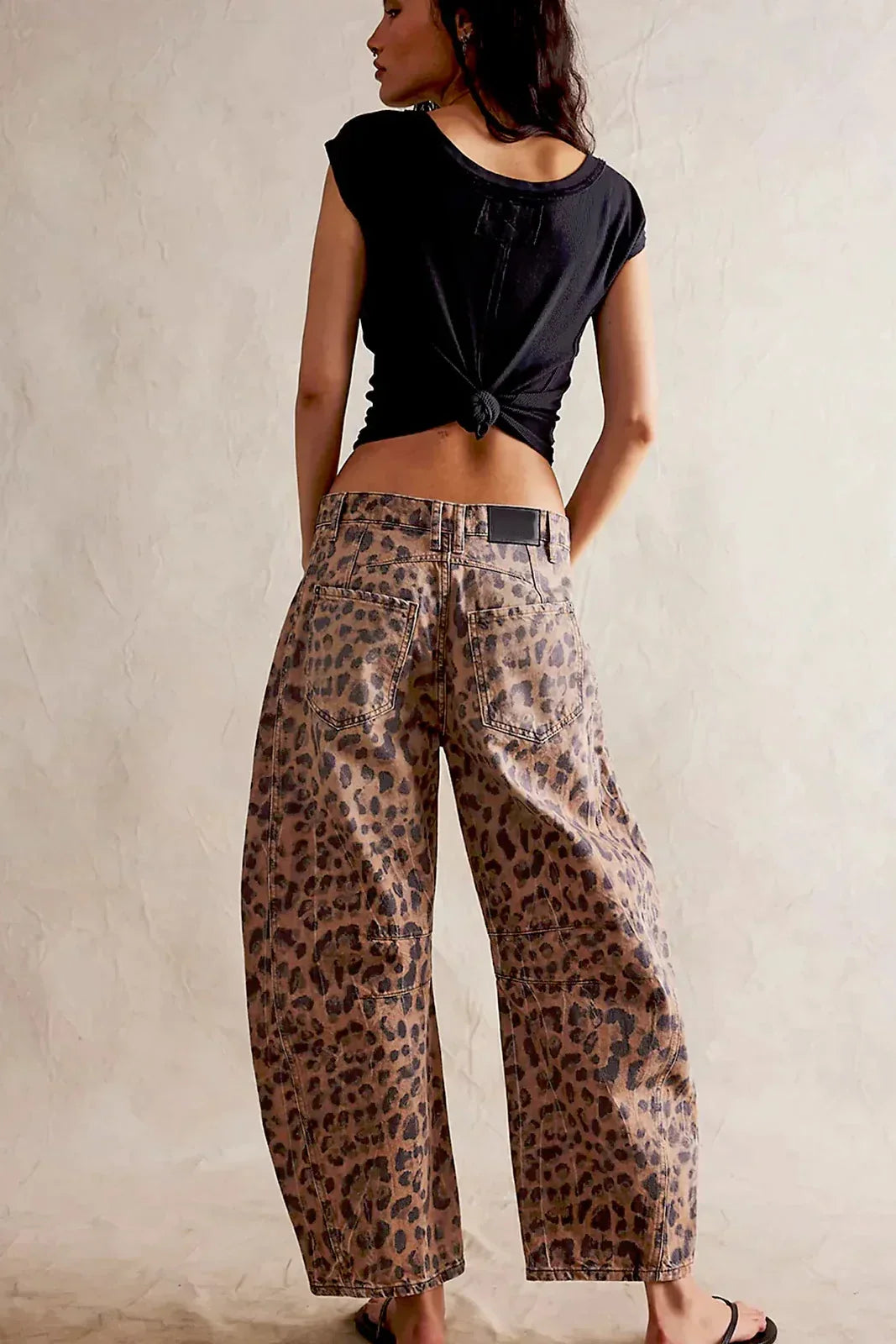 Jeans Mit Leopardenmuster Und Barrel-Cut