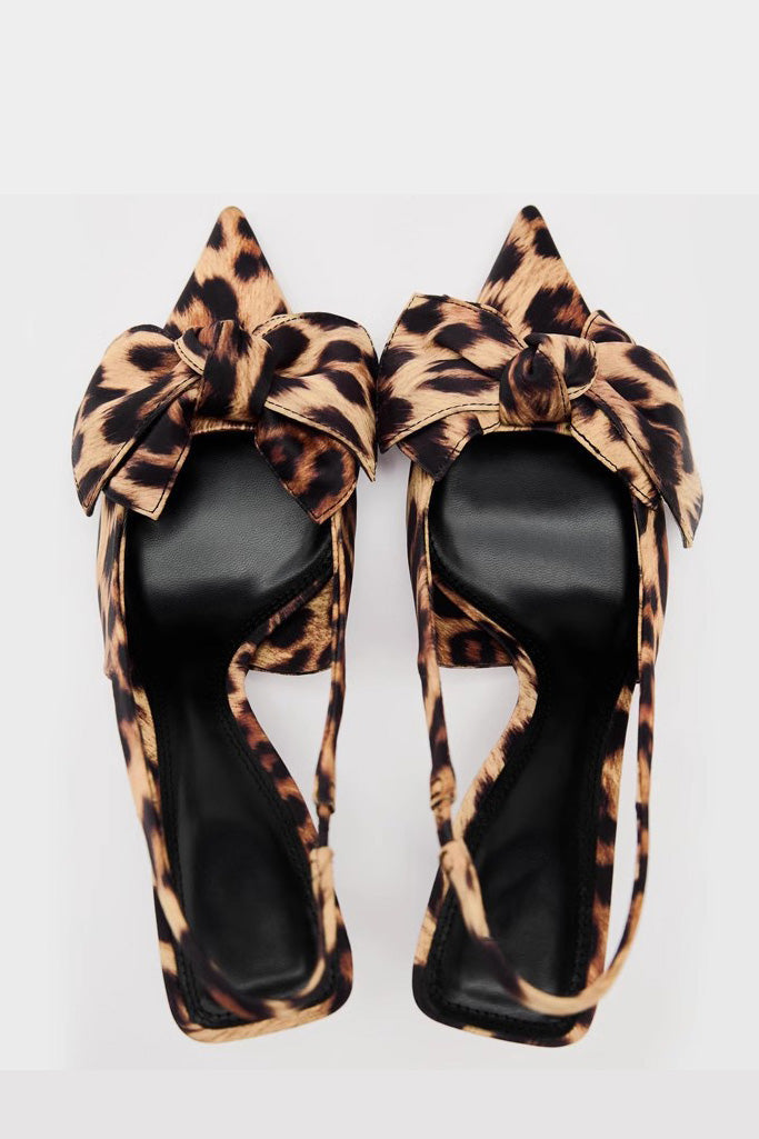 High Heels Mit Spitzer Zehenpartie Und Leopardenmuster