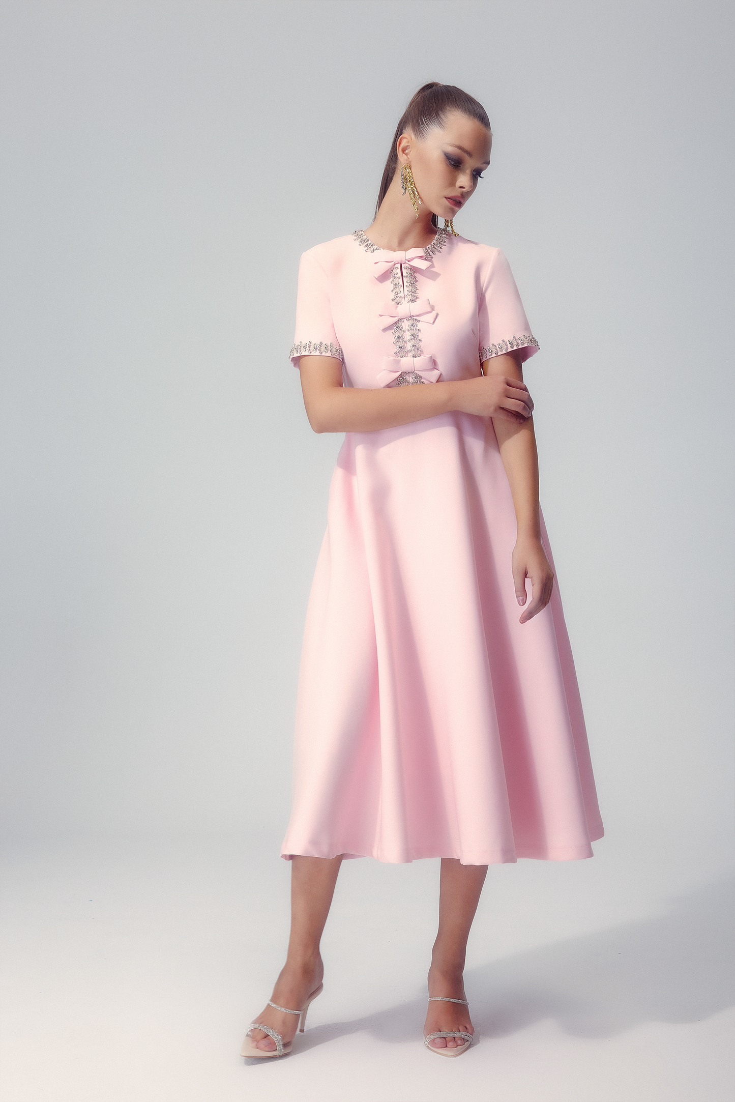 Midikleid Mit Schleife Und Kristalldetail
