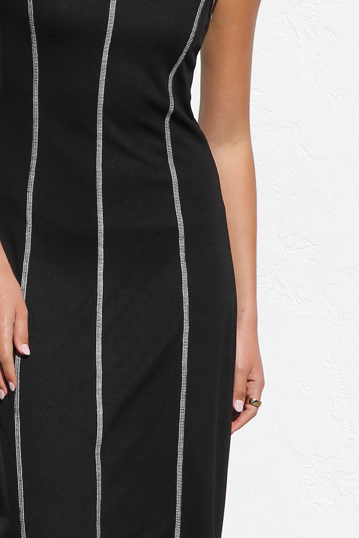 Elegantes Ärmelloses Midikleid Mit Rundhalsausschnitt