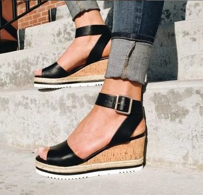 Elegante High Heel Sandaletten Mit Schnallendetail