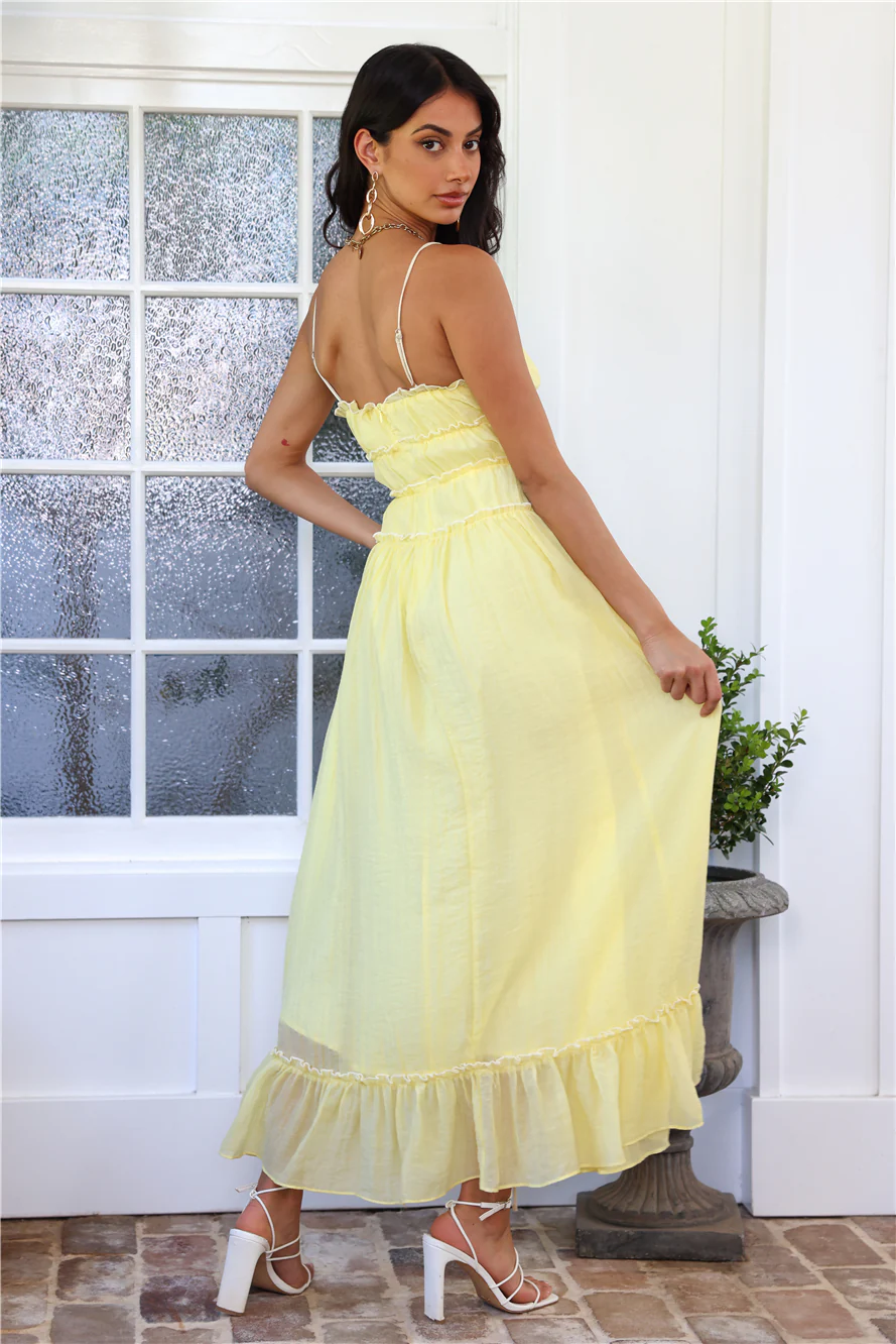 Fließendes Maxikleid Für Den Sommer Mit Seilträgern