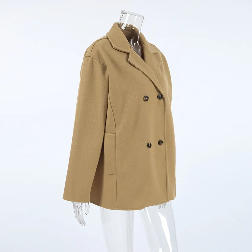 Jacke Mit Klassischem Kragen Und Knopfdetail İm Stilvollen Design