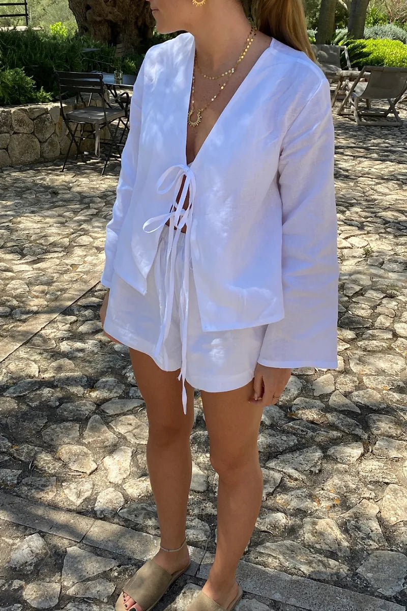 Elegante Streifenbluse Mit Spitzendetail