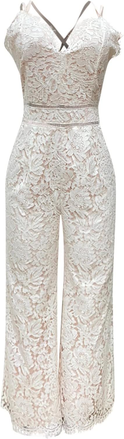 Stilvoller Jumpsuit Mit Tiefem Ausschnitt Und Spitzendetails