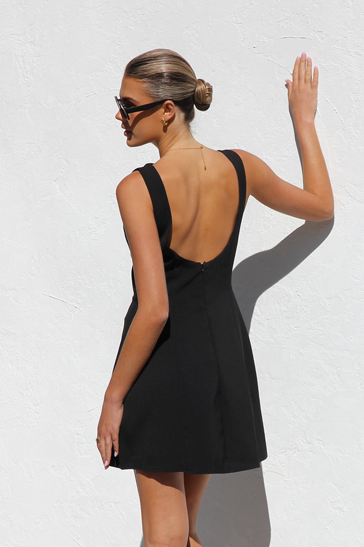 Ärmelloses Minikleid Mit Rundhalsausschnitt