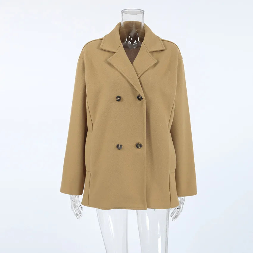 Jacke Mit Klassischem Kragen Und Knopfdetail İm Stilvollen Design