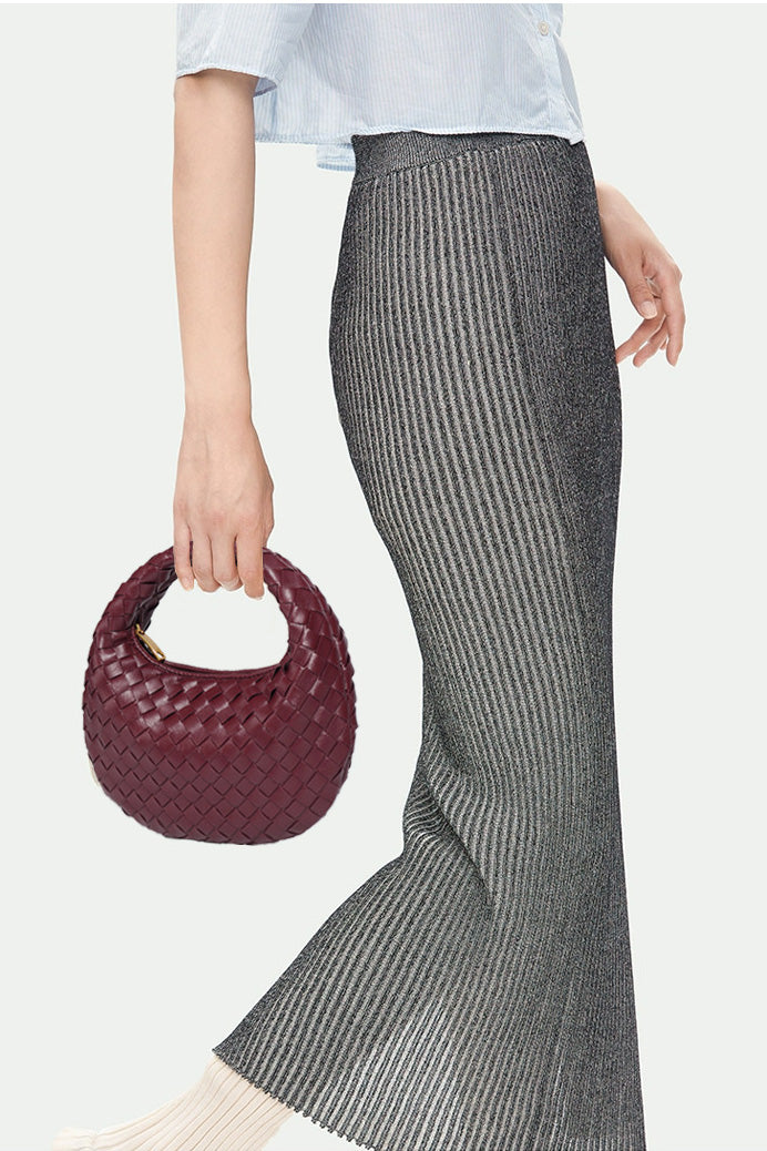 Elegante, Handgewebte Tasche İn Schlichter Farbe