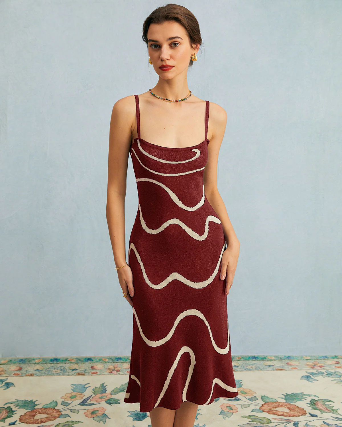Elegantes Midikleid Mit Quadratischem Ausschnitt Und Trägern