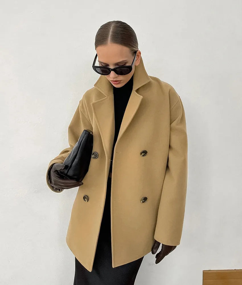 Jacke Mit Klassischem Kragen Und Knopfdetail İm Stilvollen Design