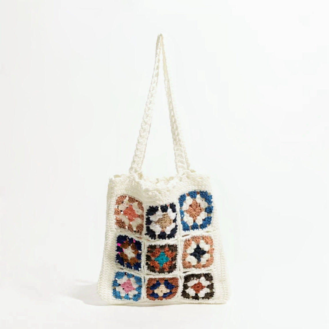 Elegante Tasche Mit Gestrickten Blumendetails