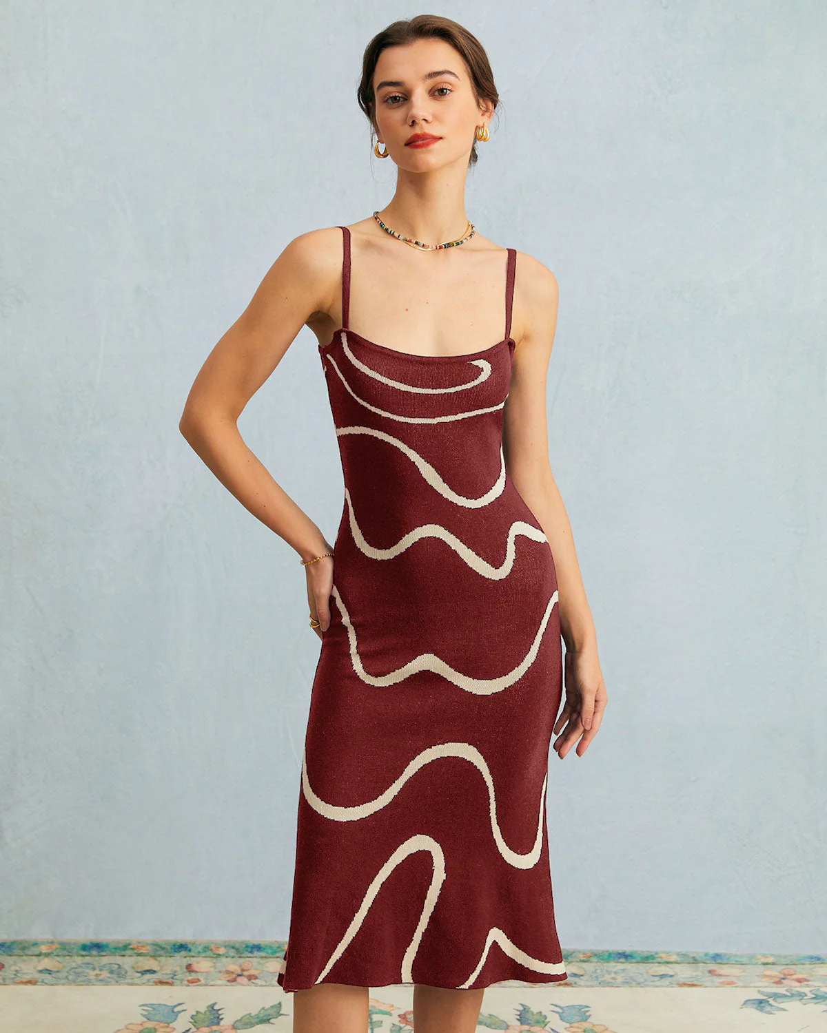 Elegantes Midikleid Mit Quadratischem Ausschnitt Und Trägern