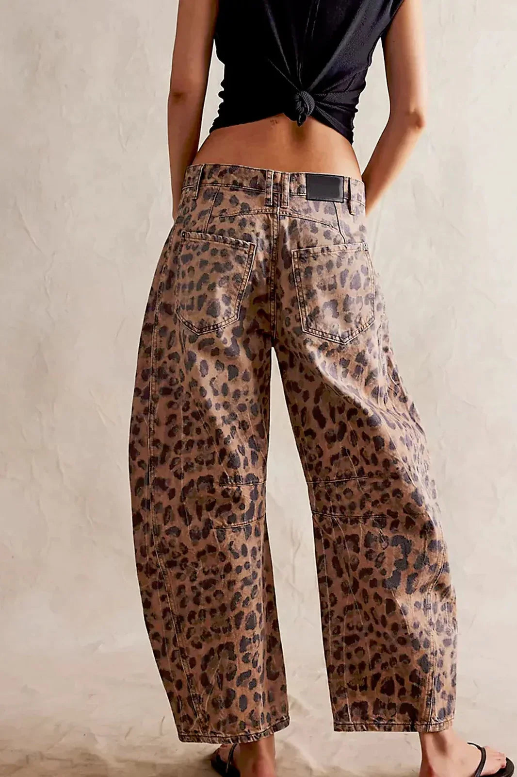 Jeans Mit Leopardenmuster Und Barrel-Cut