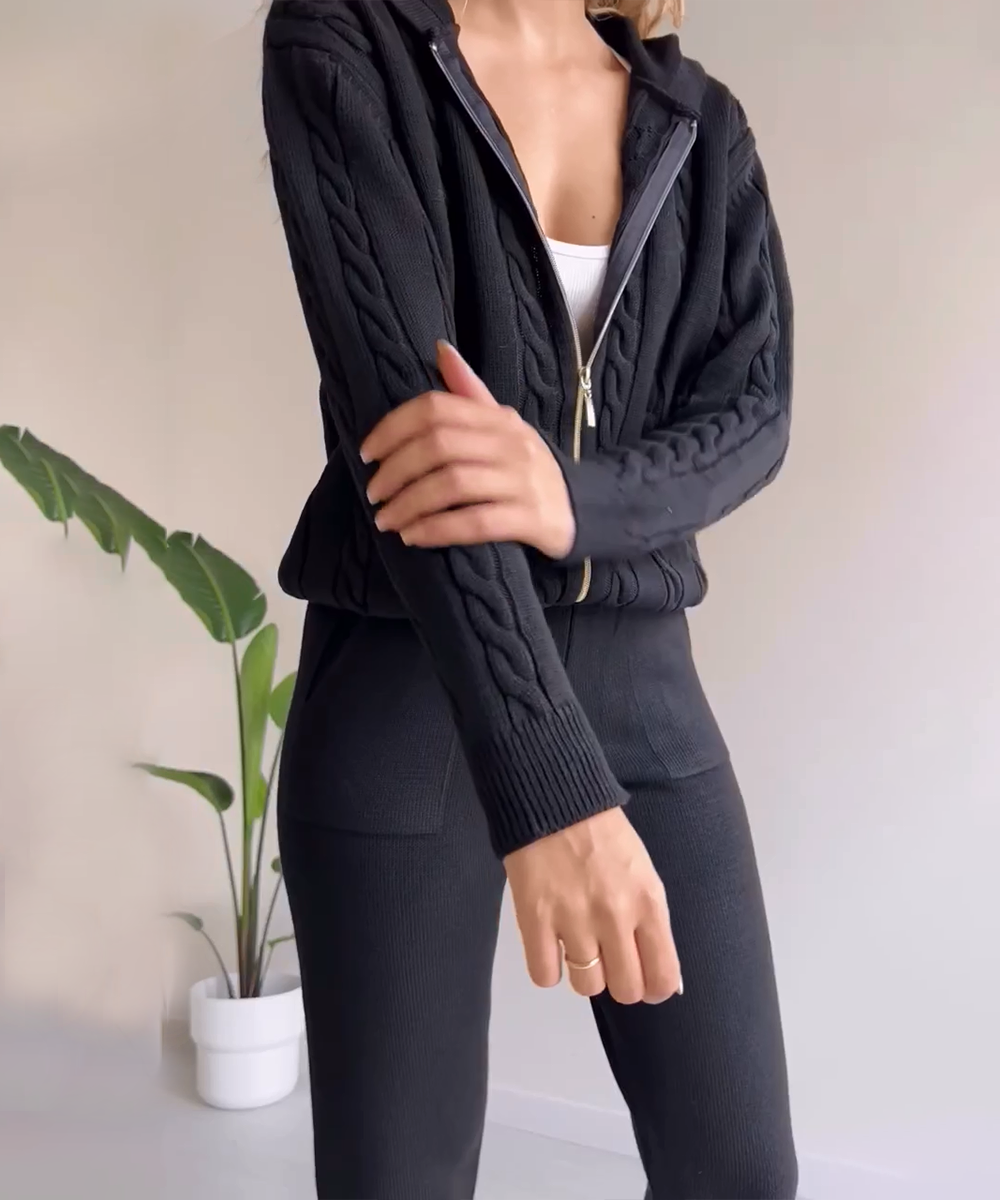 Zweiteiliger Anzug – Gestrickte Kapuzenjacke Und Hose